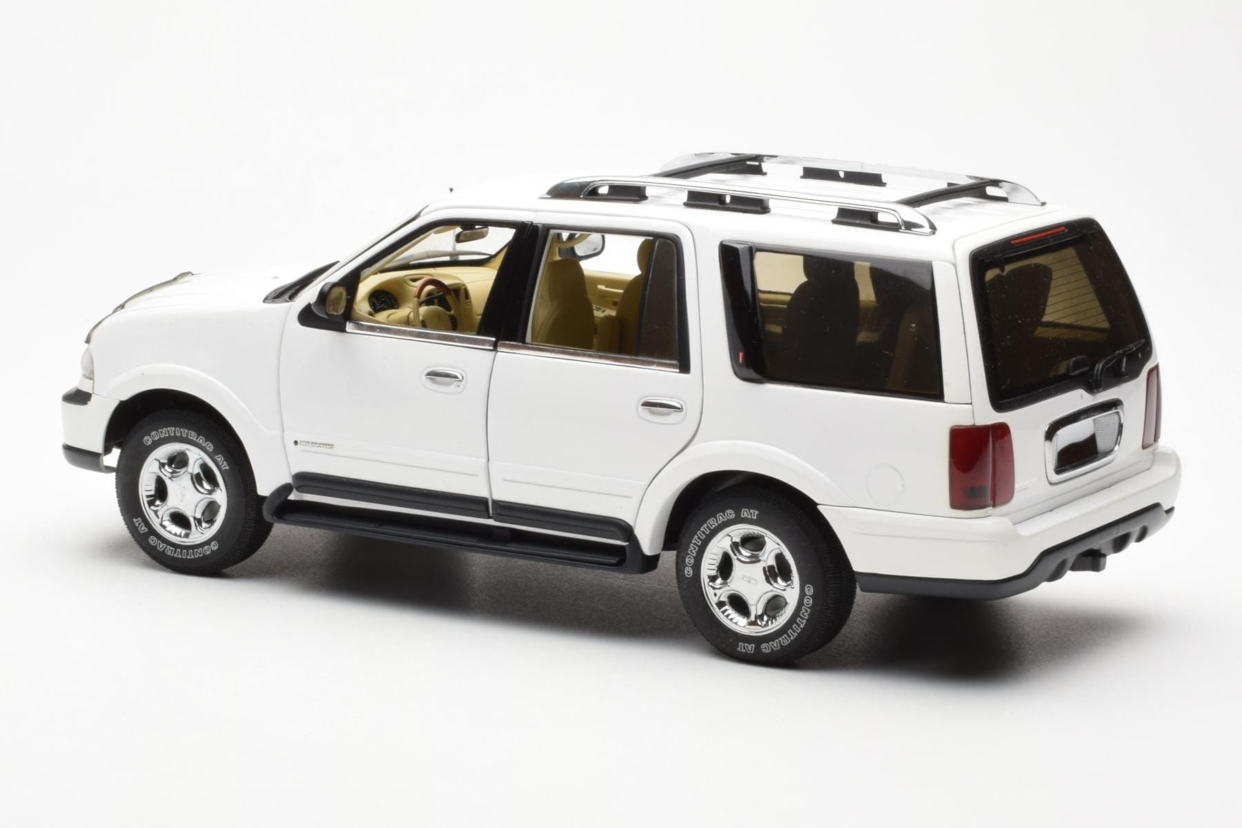 Lincoln Navigator Bel AUTOart 1:18 72761 Kovina – slika 7 od 8