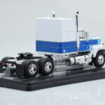 Mack Superliner Magnum Bel Modra IXO 1:43 - image 2 of 6