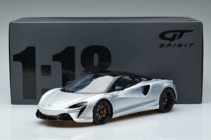 McLaren Artura Srebrna GT Spirit 1:18 GT873 Smola – slika 6 od 6