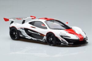 McLaren P1 GTR Sijajno Bela Z Rdečimi Progami AUTOart 1:18 81541 Kompozit – slika 5 od 7