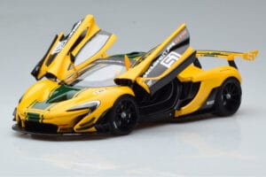 McLaren P1 GTR Rumena Z Zelenimi Progami AUTOart 1:18 81544 Kompozit – slika 2 od 7