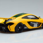 McLaren P1 GTR Rumena Z Zelenimi Progami AUTOart 1:18 - image 3 of 7