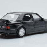 Mercedes 190E W201 2.5-16 Evo I Črn Otto 1:18 - image 2 of 6