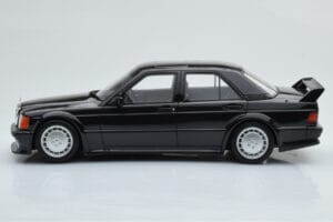 Mercedes 190E W201 2.5-16 Evo I Črn Otto 1:18 OT151 Smola – slika 3 od 6