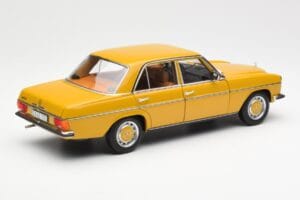 Mercedes 200/8 W115 Sahara Rumena Norev 1:18 183771 Kovina – slika 3 od 8