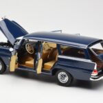 Mercedes 200 Universal W115 Modra Norev 1:18 - image 5 of 8