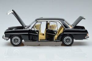 Mercedes 200 W115 Omejena Izdaja Norev 1:18 183775 Kovina – slika 4 od 8
