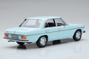 Mercedes 200 W115 Norev 1:18 183777 Kovina – slika 3 od 7