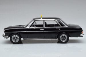Mercedes 200 W115 Taxi Norev 1:18 183776 Kovina – slika 4 od 7
