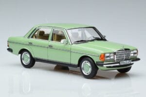 Mercedes 200 W123 Zelen Norev 1:18 183796 Kovina – slika 5 od 7