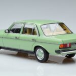 Mercedes 200 W123 Zelen Norev 1:18 183796 Kovina - image 6 of 7