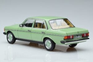 Mercedes 200 W123 Zelen Norev 1:18 183796 Kovina – slika 6 od 7