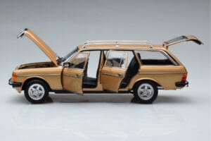 Mercedes 200T S123 AMG Package Bež Norev 1:18 183739 Kovina – slika 4 od 9