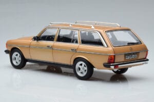 Mercedes 200T S123 AMG Package Bež Norev 1:18 183739 Kovina – slika 7 od 9