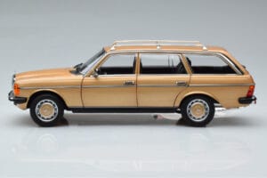 Mercedes 200T S123 Bež Norev 1:18 183738 Kovina – slika 5 od 9