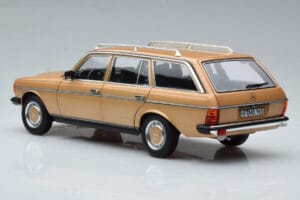 Mercedes 200T S123 Bež Norev 1:18 183738 Kovina – slika 7 od 9