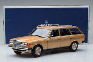 Mercedes 200T S123 Bež Norev 1:18 183738 Kovina – slika 9 od 9