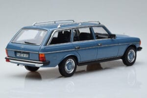 Mercedes 200T S123 Modra Norev 1:18 183737 Kovina – slika 3 od 7
