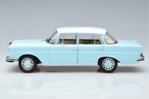 Mercedes 220 S W111 Moder Norev 1:18 183920 Kovina – slika 4 od 7