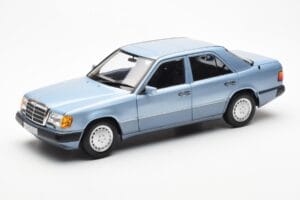 Mercedes 230E W124 Svetlo Modra Metallic Norev 1:18