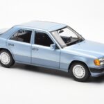 Mercedes 230E W124 Svetlo Modra Metallic Norev 1:18 - image 6 of 8