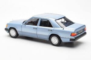 Mercedes 230E W124 Svetlo Modra Metallic Norev 1:18 183945 Kovina – slika 7 od 8