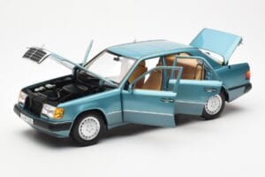 Mercedes 230E W124 Beryl Metallic Dealerska Izdaja Norev 1:18 B66040698 Kovina – slika 2 od 8