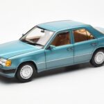 Mercedes 230E W124 Beryl Metallic Dealerska Izdaja Norev 1:18