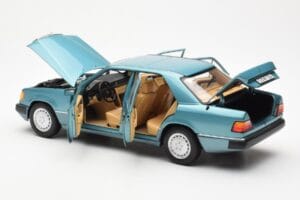 Mercedes 230E W124 Beryl Metallic Dealerska Izdaja Norev 1:18 B66040698 Kovina – slika 5 od 8