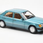 Mercedes 230E W124 Beryl Metallic Dealerska Izdaja Norev 1:18 - image 6 of 8