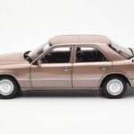 Mercedes 230E W124 Rosewood Metallic Dealerska Izdaja Norev 1:18 - image 4 of 8
