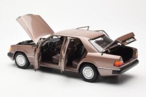 Mercedes 230E W124 Rosewood Metallic Dealerska Izdaja Norev 1:18 B66040697 Kovina – slika 5 od 8
