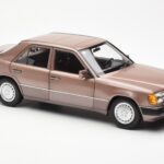 Mercedes 230E W124 Rosewood Metallic Dealerska Izdaja Norev 1:18 - image 6 of 8