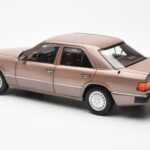 Mercedes 230E W124 Rosewood Metallic Dealerska Izdaja Norev 1:18 - image 7 of 8