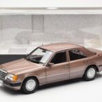 Mercedes 230E W124 Rosewood Metallic Dealerska Izdaja Norev 1:18 - image 8 of 8