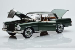 Mercedes 250 SE Coupe W111 Zelena Metalik Omejena Izdaja Norev 1:18 183764 Kovina – slika 2 od 7
