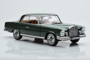 Mercedes 250 SE Coupe W111 Zelena Metalik Omejena Izdaja Norev 1:18 183764 Kovina – slika 5 od 7