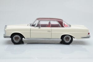 Mercedes 280 SE W108 Bela AUTOart 1:18 76287 Kovina – slika 5 od 8