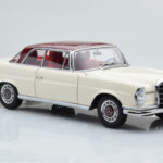 Mercedes 280 SE W108 Bela AUTOart 1:18 - image 6 of 8