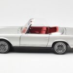 Mercedes 280 SL W113 Pagoda Srebrna Schuco 1:18 - image 4 of 8