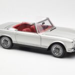 Mercedes 280 SL W113 Pagoda Srebrna Schuco 1:18 - image 6 of 8