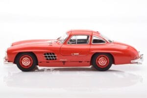 Mercedes 300 SL W198 Gullwing Rdeč Minichamps 1:18 110037211 Kovina – slika 4 od 8