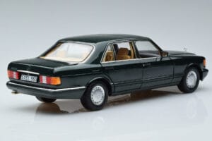 Mercedes 560 SEL W126 Temno Zelena Metalik Norev 1:18 B66040682 Kovina – slika 3 od 7