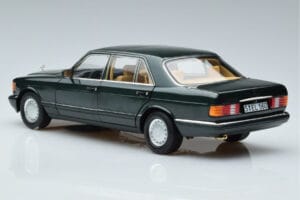 Mercedes 560 SEL W126 Temno Zelena Metalik Norev 1:18 B66040682 Kovina – slika 6 od 7