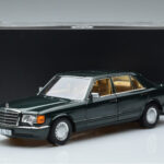 Mercedes 560 SEL W126 Temno Zelena Metalik Norev 1:18 - image 7 of 7