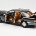 Mercedes 560 SEL W126 Night Zelen Metalik Dealer Edition Norev 1:18 - image 5 of 8