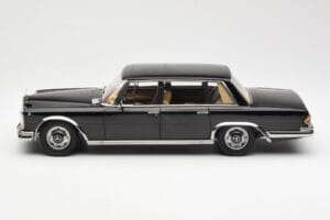 Mercedes 600 SWB W100 Črn KK-Scale 1:18 180601 Kovina – slika 3 od 6