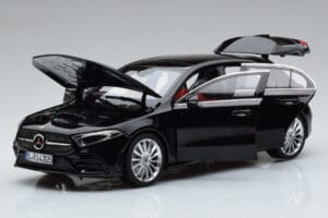 Mercedes A-Class W177 AMG Line Norev 1:18 183861 Kovina – slika 2 od 7