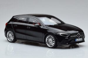 Mercedes A-Class W177 AMG Line Norev 1:18 183861 Kovina – slika 5 od 7