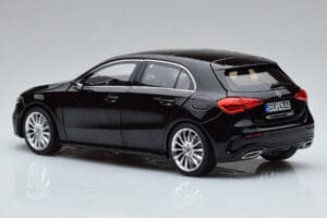 Mercedes A-Class W177 AMG Line Norev 1:18 183861 Kovina – slika 6 od 7